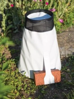 Rosy Cozy® Rose Cone, Large -Gardeners 8593415 0528 tif