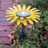 Desert Steel Daisy Solar Light -Gardeners 8599556 03V tif