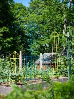 Zenith Folding Garden Supports, Set Of 2 -Gardeners 8600072 0449 tif