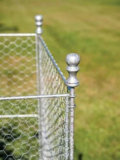 Tall Chicken Wire Critter Fence With Gate -Gardeners 8613260 0082